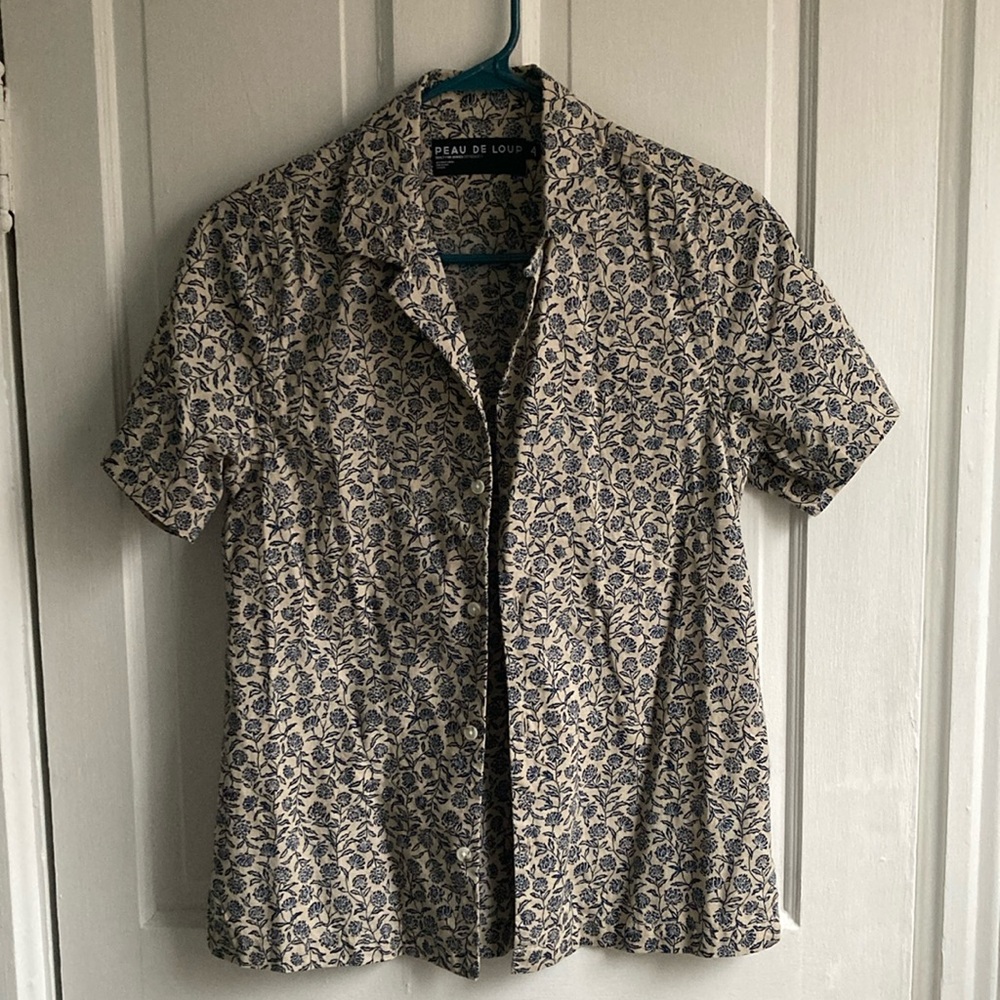 Peau de Loup Shortsleeve Button Up